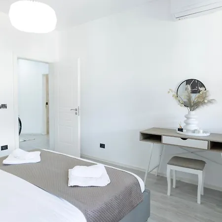Elrea Living 2 1br With Dajti & Skyline View Daire *