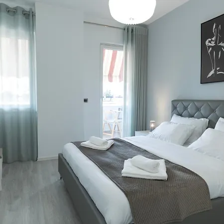 Elrea Living 2 1br With Dajti & Skyline View Tiran