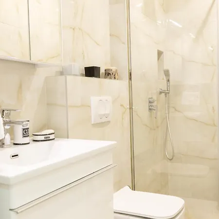 Elrea Living 2 1br With Dajti & Skyline View Tiran