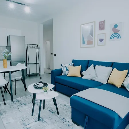 Elrea Living 2 1br With Dajti & Skyline View Daire