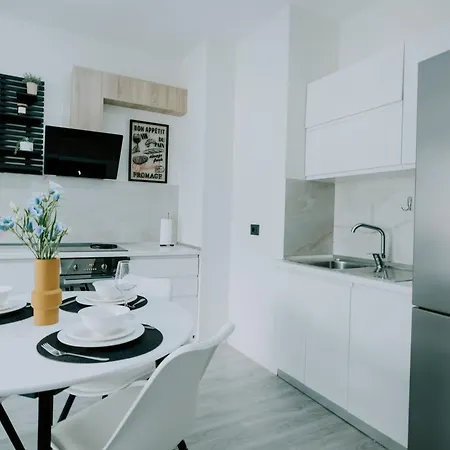 Elrea Living 2 1br With Dajti & Skyline View * Tirana