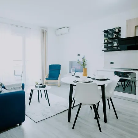 Elrea Living 2 1br With Dajti & Skyline View Daire