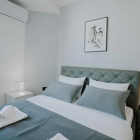 Elrea Living 2 1br With Dajti & Skyline View Daire