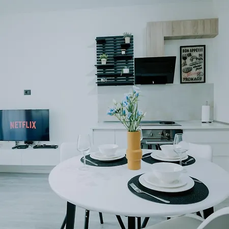 Apartmán Elrea Living 2 1br With Dajti & Skyline View