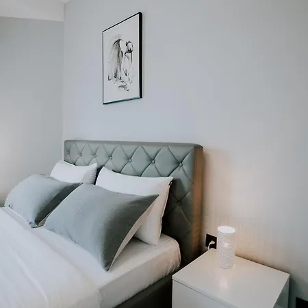 Daire Elrea Living 2 1br With Dajti & Skyline View